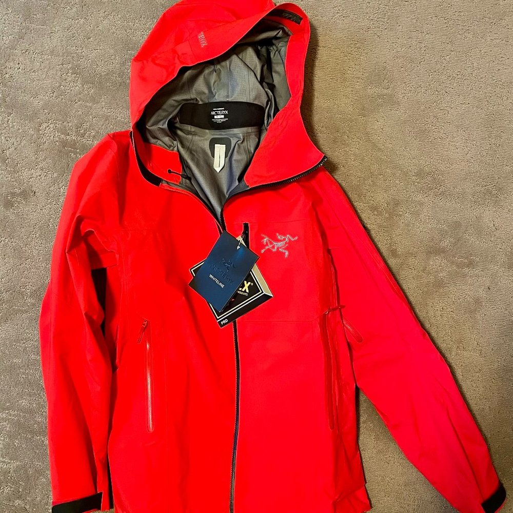 Arc'teryx Men's Sidewinder Gore-tex Pro Ski/Snow Jacket in medium, Magma (red)